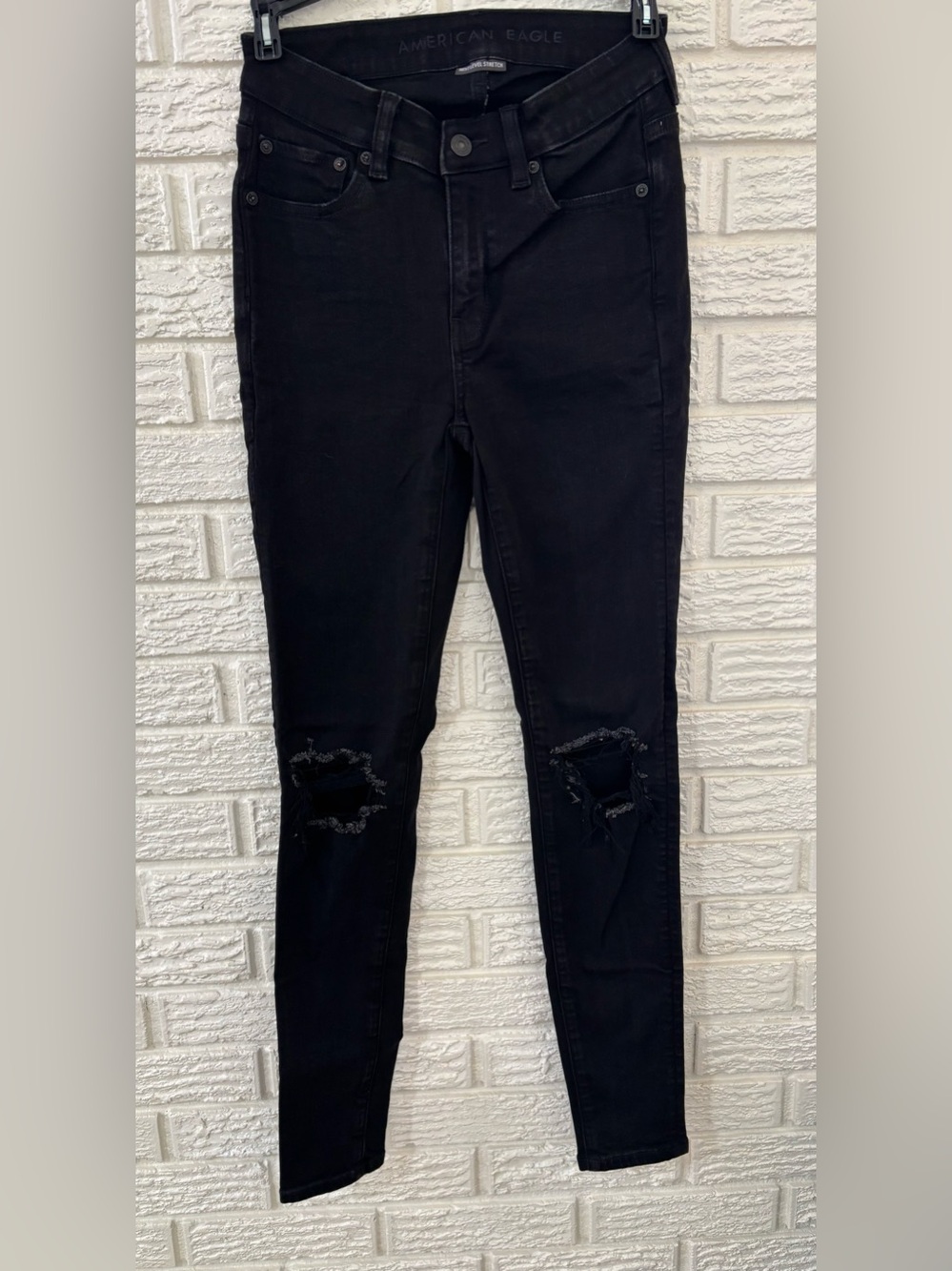 NWOT! American Eagle Next Level Stretch Hi Rise Distress Jegging Black Size 2